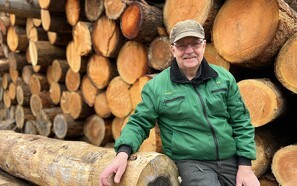 Jan har skabt et af landets største savværker: En træstamme er som en gris
